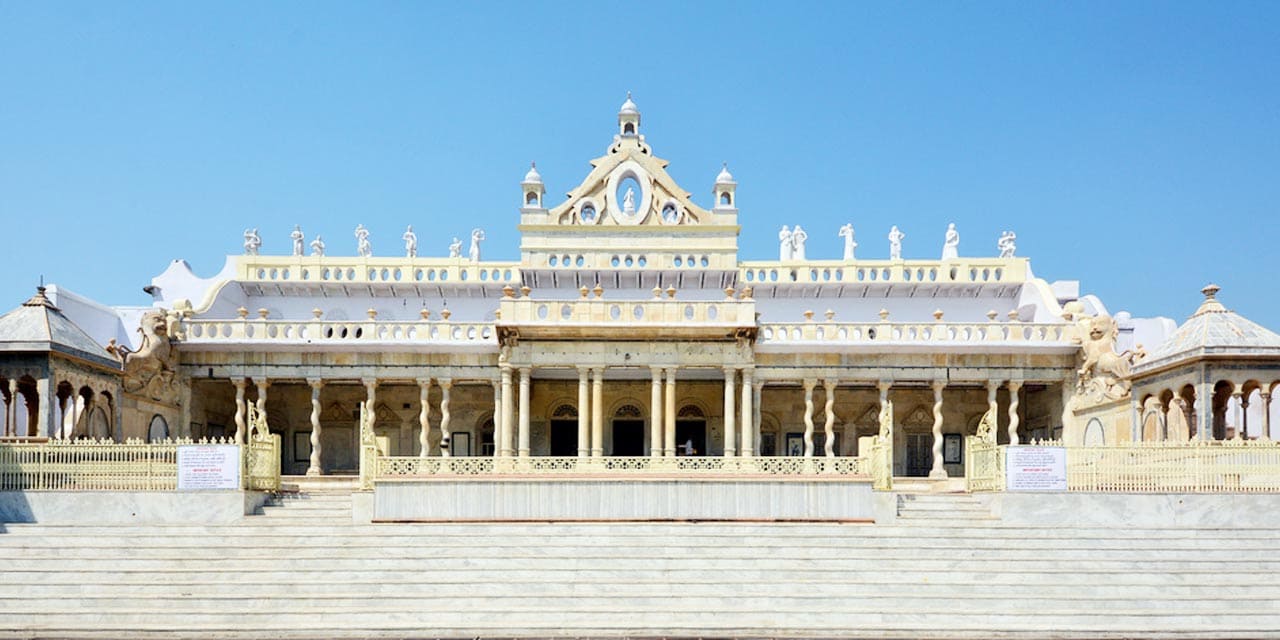 shahji-temple-mathura-indian